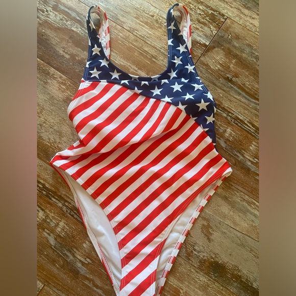 4 th of July patriotic swimsuit. NWT size small - Picture 1 of 5